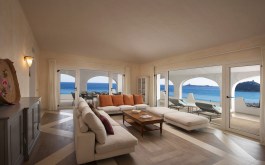 Luxury Villa Bianca 2 in Sardinia for Rent | Living room with sea view