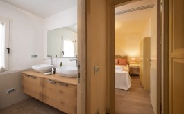 Luxury Villa Bianca 2 in Sardinia for Rent | Ensuite bathroom