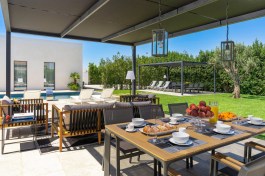 Villa Bonita in Sicily for Rent | Syracuse | Villa with Private Pool - Breakfast on Terrace