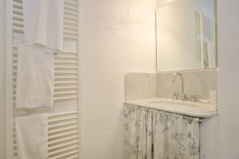 Villa Bottino in Tuscany for Rent | Villa with Private Pool - Bathroom