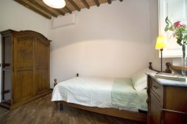 Villa Broccolo in Tuscany for Rent | Villa with Private Pool - Bedroom