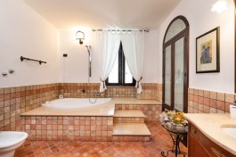 Villa Carolina in Sicily for Rent | Villa in Coutryside with Private Pool - Bathroom