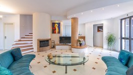 Luxury Villa Elda in Liguria for Rent | Living room