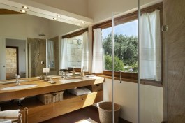 Luxury Villa Elicriso in Sardinia for Rent | Bathroom