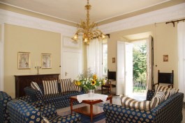 Villa Fubbiano in Tuscany for Rent | Villa with Private Pool - Living Room