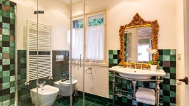 Luxury Villa Gioiello in Liguria for Rent | Bathroom
