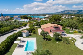 Luxury Villa Gira Sole in Sicily for Rent | Villa with Pool near the Beach 