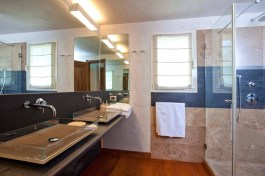 Luxury Villa Glicine in Sardinia for Rent | Bathroom