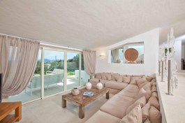 Luxury Villa Glicine in Sardinia for Rent | Living room with the view