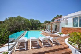 Luxury Villa Glicine in Sardinia for Rent | Terrace with prvate pool