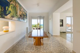 Villa La Belle in Sicily for Rent | Villa with Pool and Seaview - Table