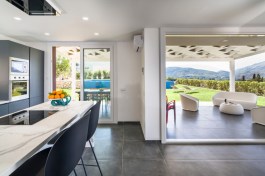Villa La Dolce Vita in Sicily for Rent | Villa with Private Pool and Seaview - Kitchen and Terrace