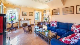 Luxury Villa La Dolce in Santa Maria Rezzonico for Rent | Living room