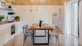 Luxury Villa La Pupazza in Apulia for Rent | Kitchen and table