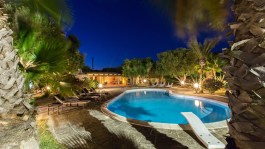 Luxury Villa Manco in Apulia for Rent | Villa with private pool in night