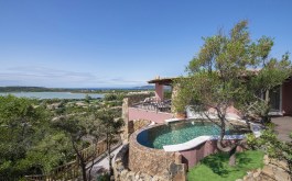 Luxury Villa Mannus in Sardinia for Rent | Villa with sea view and pool
