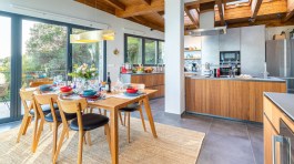 Luxury Villa Nel Blu in Liguria for Rent | Kitchen and table