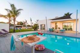 Villa Nica in Sicily for Rent | Villa with Pool Near the Sea - Aperitivo at the Pool