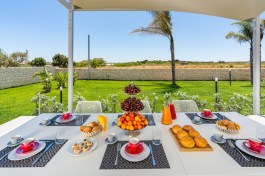 Villa Nica in Sicily for Rent | Villa with Pool Near the Sea - Table on Terrace