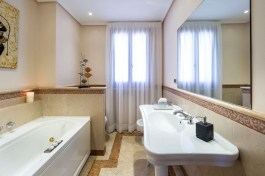 Villa Profumo d´Oriente in Sicily for Rent | Villa with Swimming Pool - Bathroom