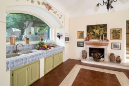 Villa San Ciro in Sicily for Rent | Villa in Countryside with Private Pool - Kitchen & Window & Fireplace