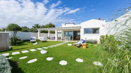 Luxury Villa Amar in Sardinia for Rent | Garden with Terrace
