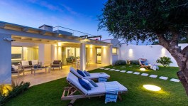 Luxury Villa Amar in Sardinia for Rent | Garden in the Evening