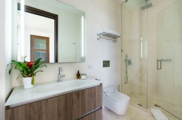Rent Luxury Villa Angelina in Italy for Rent | Villa with Pool and direct Access to Sea - Bathroom