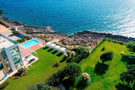Rent Luxury Villa Angelina in Italy for Rent | Villa with Pool and direct Access to Sea