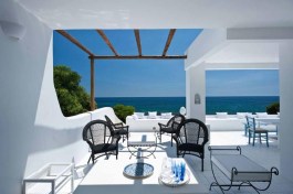 Luxury Villa Blu in Sicily for Rent | Villa at the Sea - Table on Terrace