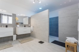 Luxury Villa Claudia in Sardinia for Rent | Bathroom