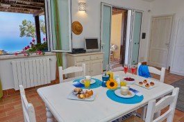 Villa Conchiglia in Sicily for Rent | Living room