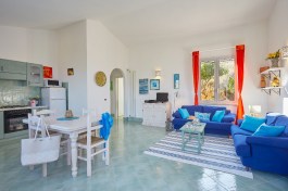 Villa Delfino in Sicily for Rent | Living room and kitchen