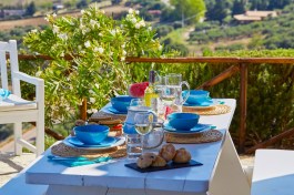 Villa Delfino in Sicily for Rent | Breakfast on terrace