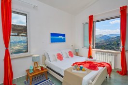 Villa Delfino in Sicily for Rent | Bedroom with the view