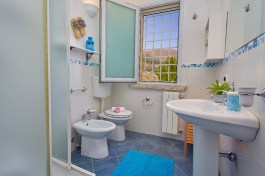 Villa Desirée in Sicily for Rent | Bathroom