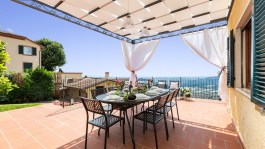 Villa Elena in Tuscany for Rent-terrace with table
