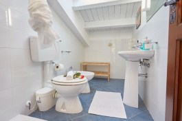 Villa Gabbiano in Sicily for Rent | Bathroom