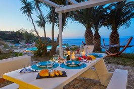 Villa Gabbiano in Sicily for Rent | Dinner on the terrace in the sunset 