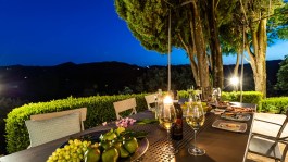 Luxury Villa Gaia in Tuscany for Rent - table and dinner