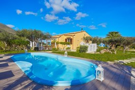 Villa Gaia Scopello in Sicily for Rent | Pool and garden