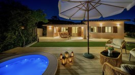 Luxury Villa Gea in Sardinia for Rent | Evening in the garden