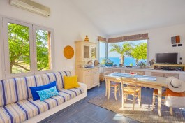 Villa Ginestra in Sicily for Rent | Living room with sofa and sea view