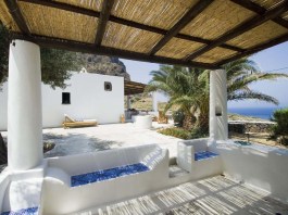 Luxury Villa L´Ulivo di Pollara in Sicily for Rent | Villa with Seaview - Terrace with the Seaview