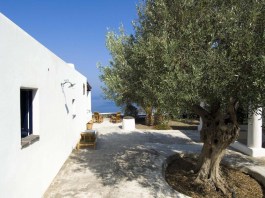 Luxury Villa L´Ulivo di Pollara in Sicily for Rent | Villa with Seaview