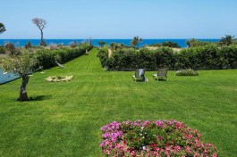 Luxury Villa Nettuno in Sicily for Rent | Villa near the Beach - Garden leads to Sea