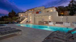 Luxury Villa Purple in Sardinia for Rent | Villa with Pool and Sea View - Evening at Pool