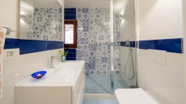 Luxury Villa Sandra in Sardinia for Rent | Beach villa with private pool - bathroom