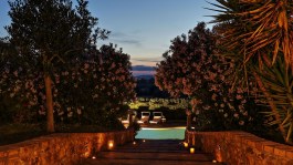 Villa Virginia in Tuscany for Rent - path to swimming pool