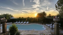 Villa Virginia in Tuscany for Rent - swimming pool in sunset